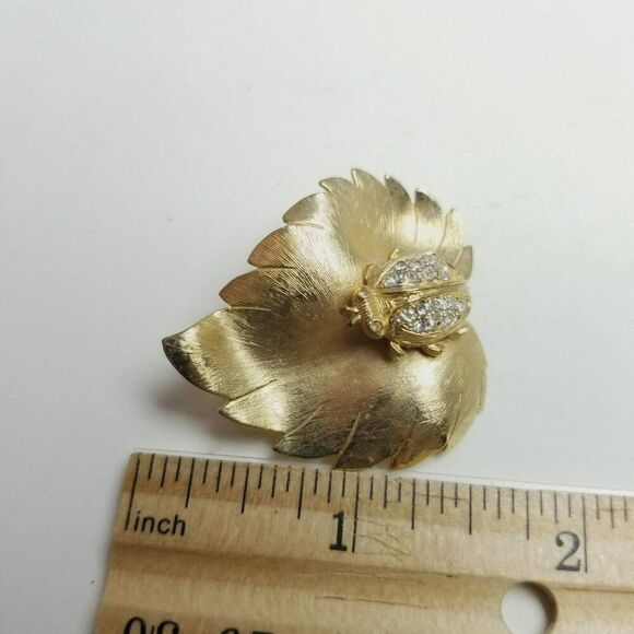 Vintage Ladybug on Leaf Gold Tone Brooch, Rhinestone Bug Insect, Lapel Pin - Picture 5 of 7